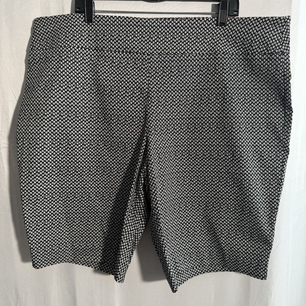 Attyre New York Samantha 22W Shorts NWT Black Print Pull On Stretchy Casual